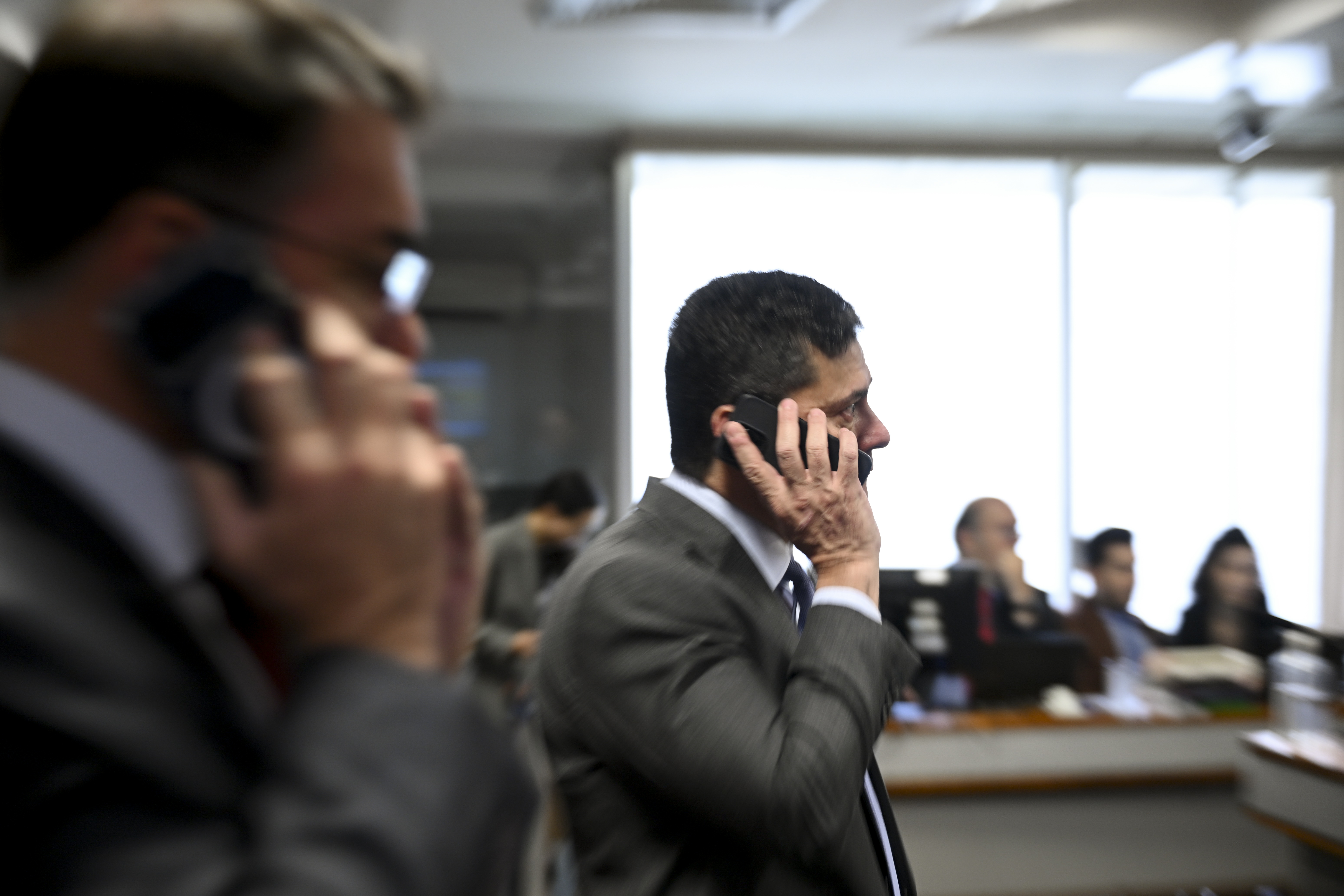 Aliado de Flávio Bolsonaro nega convite do PL ao senador Sergio Moro.