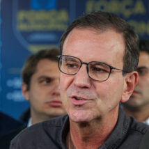 Disputa pelo governo do Rio de Janeiro envolve aliança entre prefeito do PSD, cúpula do MDB e o governo Lula. Imagem referente a matéria