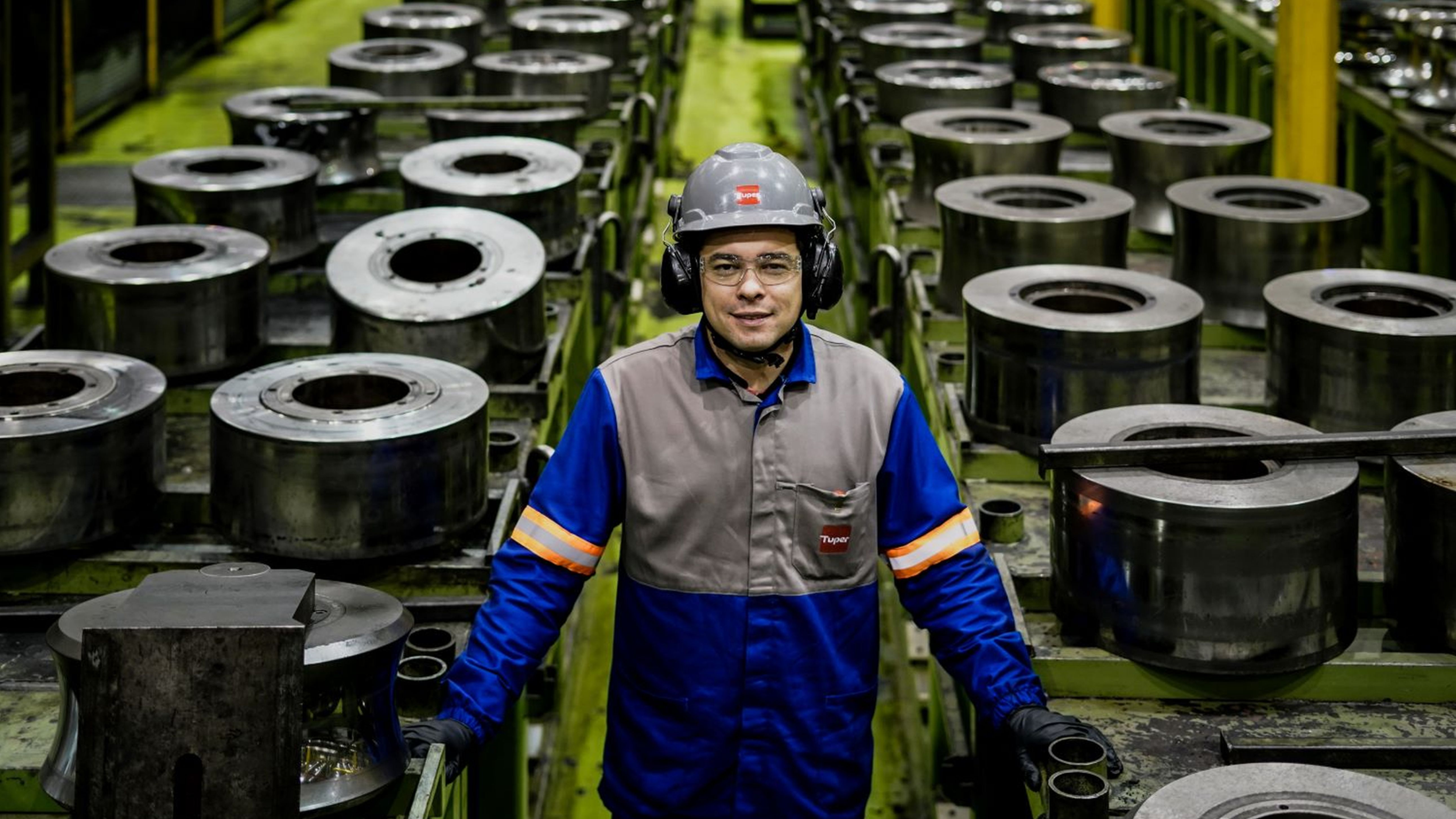 Avanço puxado pela indústria de transformação, com destaque para metalurgia e fabricação de máquinas, coloca Santa Catarina entre os líderes nacionais e à frente de economias tradicionais do país.