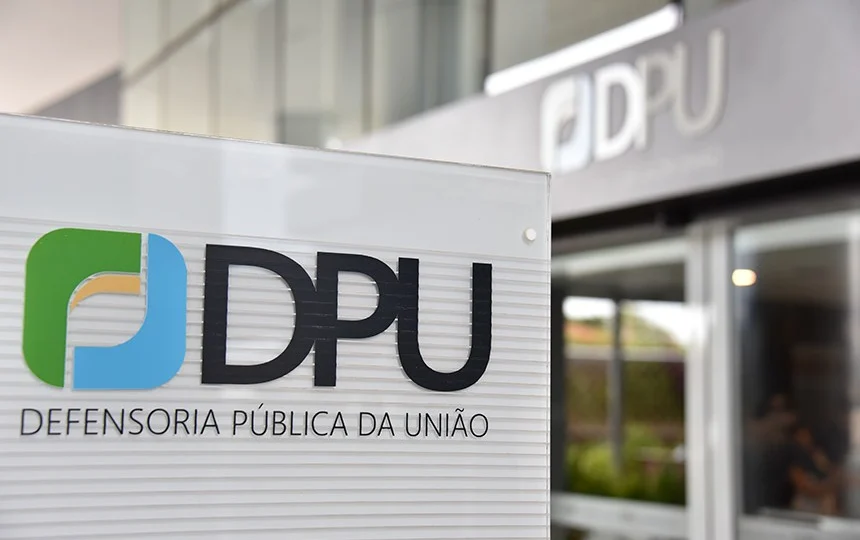 Defensoria Pública da União pede para entrar em ações que questionam lei de Santa Catarina sobre cotas no ensino superior.