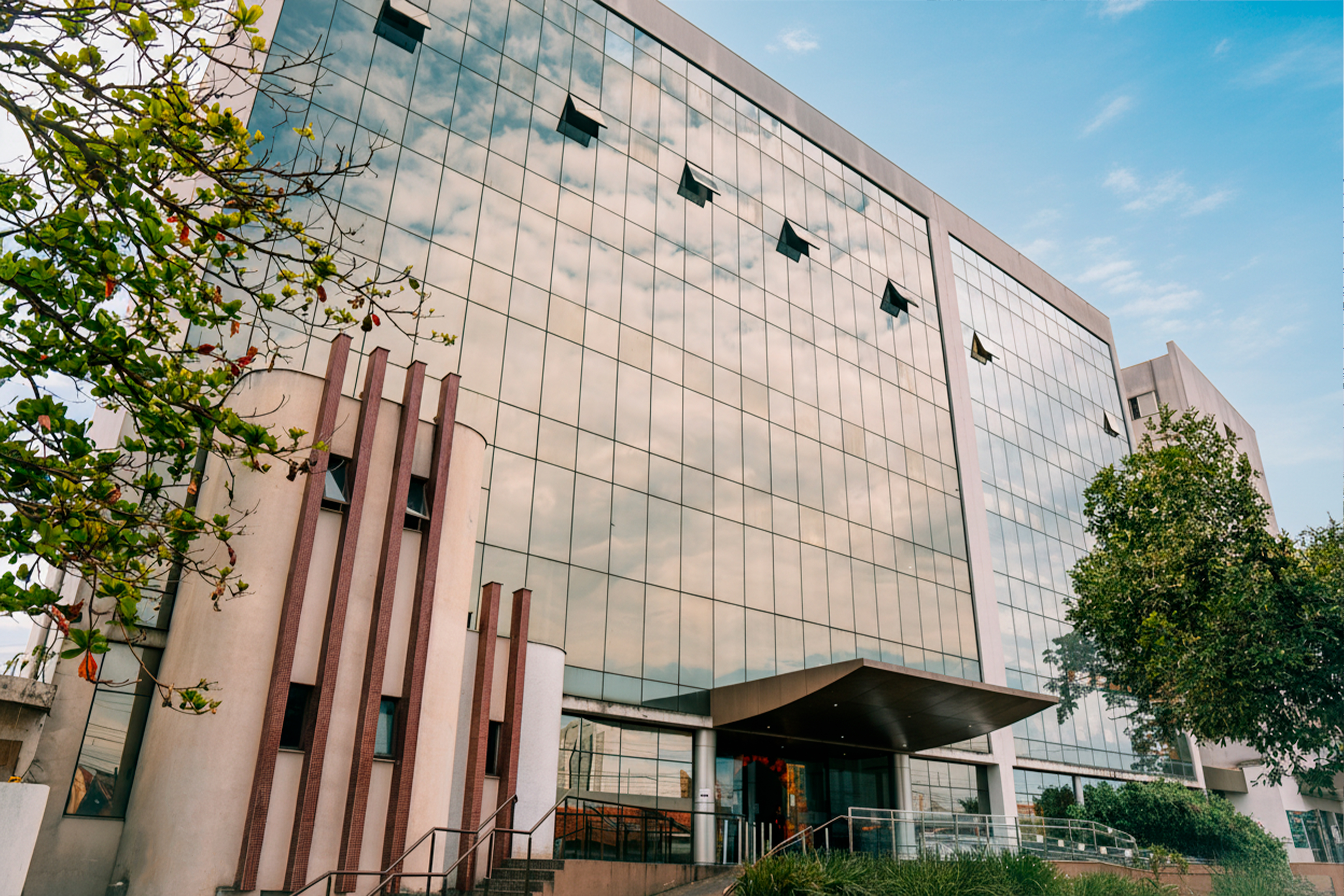 O Santander Brasil destinou R$ 400 mil ao Hospital do Câncer de Londrina (HCL)