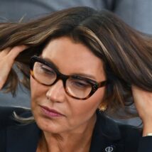 Janja está furiosa: “Até defecaram na estátua do Meu Marido!” DIÁRIO DA JANJA CARNAVAL LURIAN