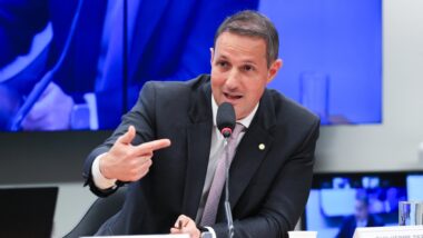 O deputado federal Guilherme Derrite, relator do PL Antifacção na Câmara. Imagem referente a matéria