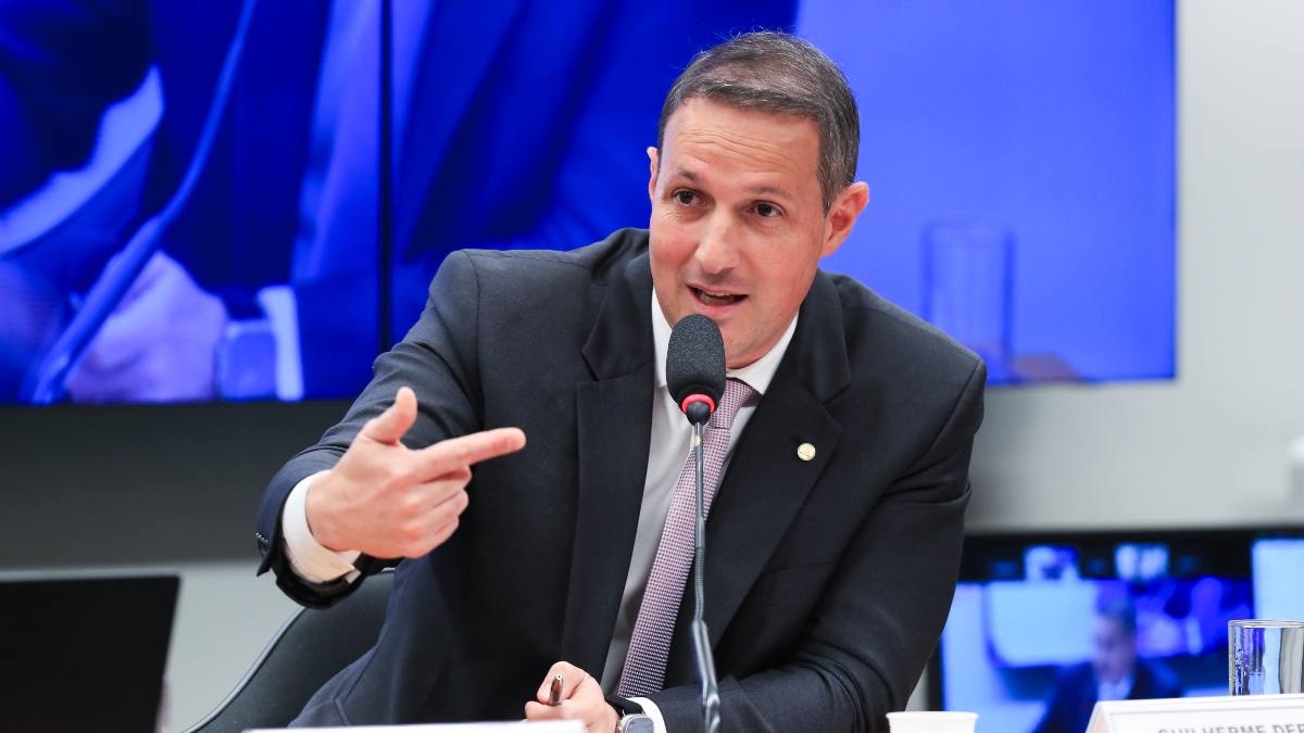 Derrite vai a El Salvador apresentar PL Antifacção e elaborar novo parecer