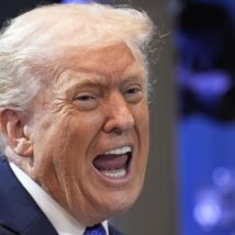 Trump desafia Suprema Corte e aumenta tarifa global de 10% para 15% Imagem referente a matéria