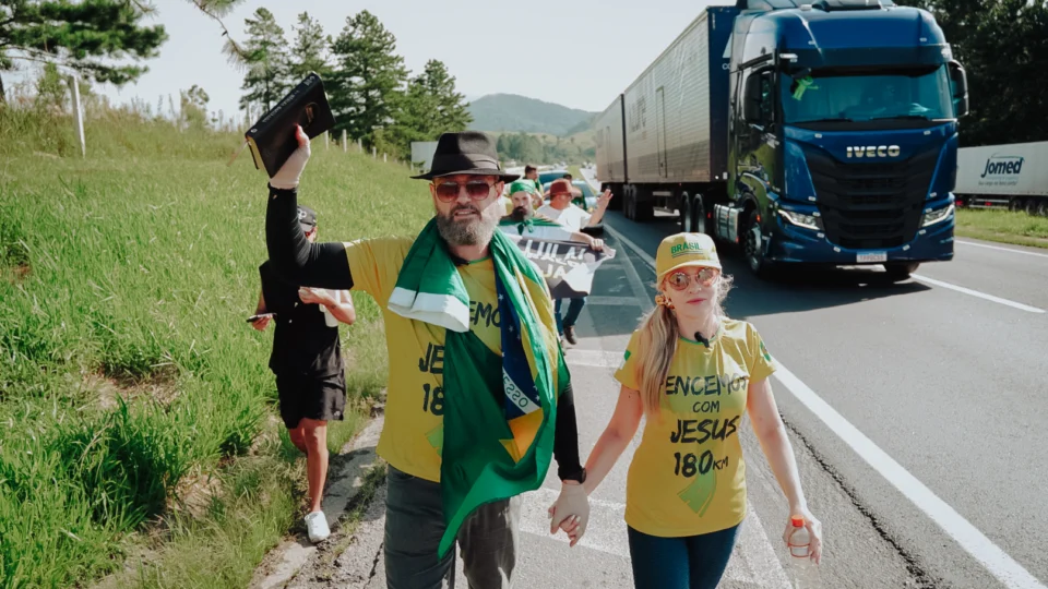 Deputado estadual Tito Barichello (União Brasil-PR) coordenou a caminhada pelo Paraná.