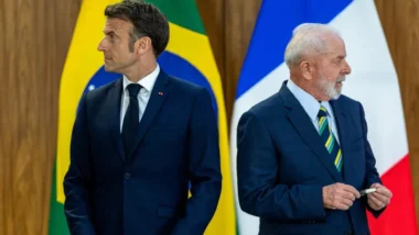 Lula e Macron apostaram em regras mais firmes — mas os EUA preferiram deixar a IA correr solta