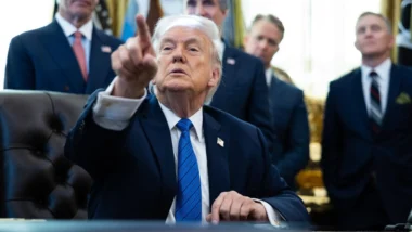 Trump afirma que navio-hospital será enviado ao Ártico “para cuidar de muitos que estão doentes e não estão sendo cuidados lá”