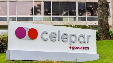 Fachada do prédio da Celepar, empresa de tecnologia do Paraná, cuja privatização e leilão na B3 foram suspensos pelo STF.