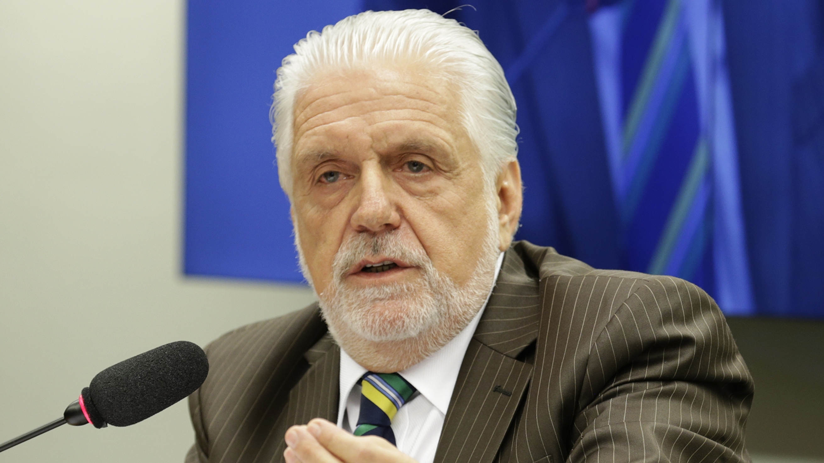 O senador Jacques Wagner (PT-BA) nega ligação com fraudes do Banco Pleno