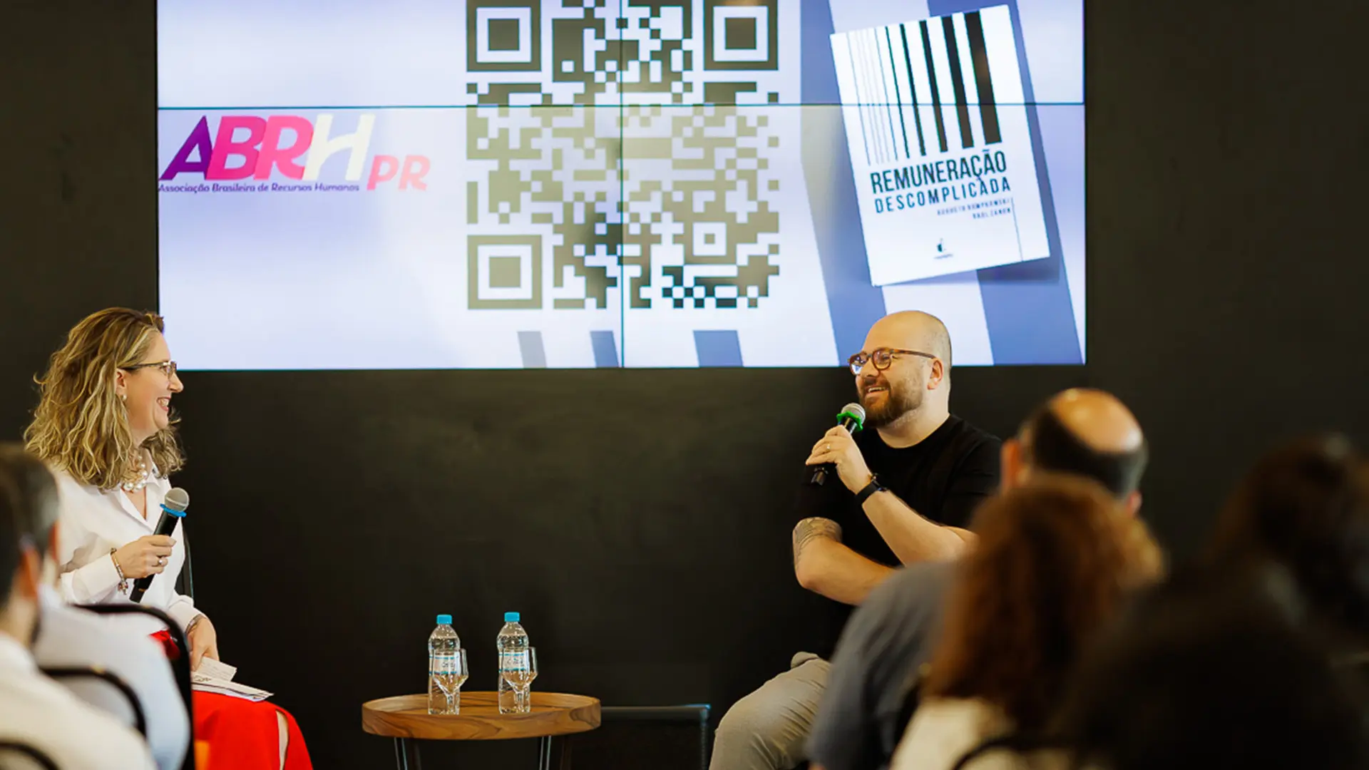 Transparência dos processos, trilhas de carreira e políticas de gestão são pilares para simplificar a remuneração