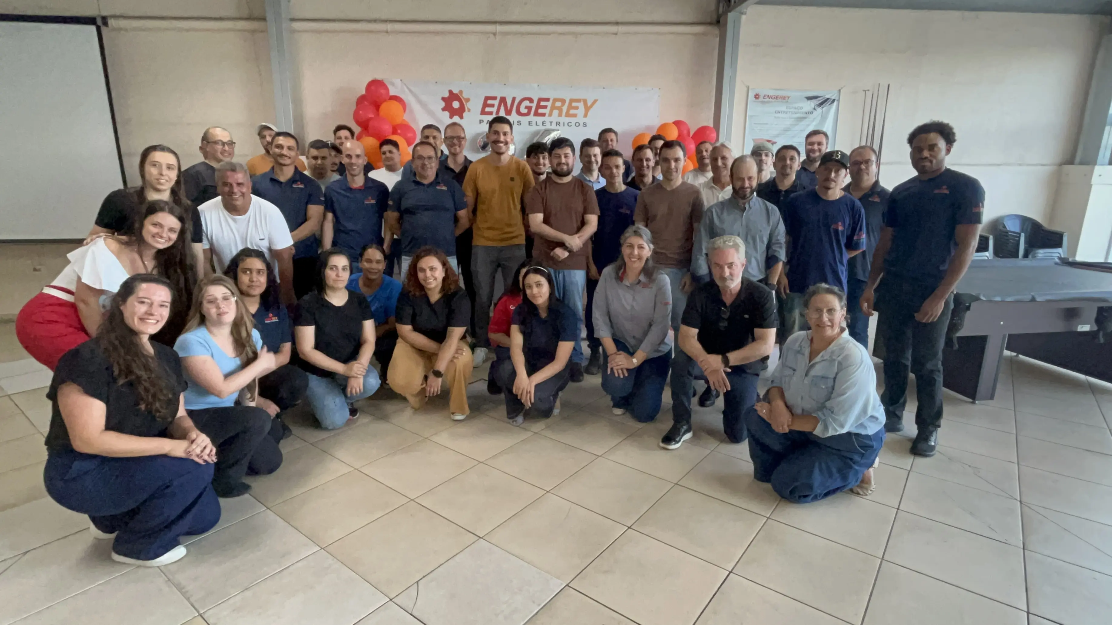 Painéis elétricos com sensoriamento remoto permitem monitoramento em tempo real, antecipam falhas e garantem maior segurança e continuidade operacional em infraestruturas críticas como portos, aeroportos e data centers.