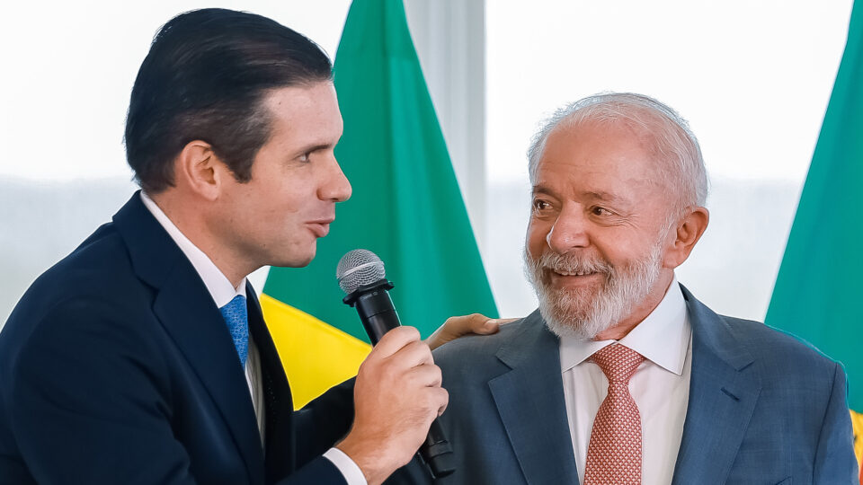 Como Hugo Motta planeja usar a agenda de Lula para superar crise política?