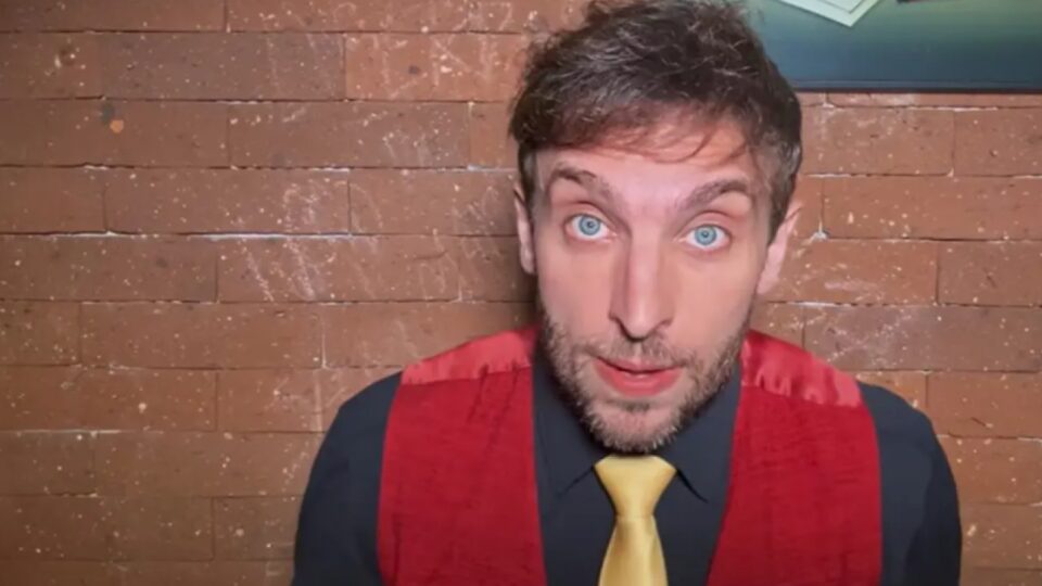 Léo Lins tem vitória na Justiça, mas aberrações jurídicas ainda minam liberdades no Brasil