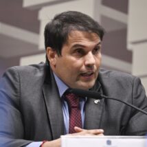 Presidente interino disse que irregularidades eram conhecidas desde 2022, mas reclamou de acúmulo de processos e falta de tecnologia. Imagem referente a matéria