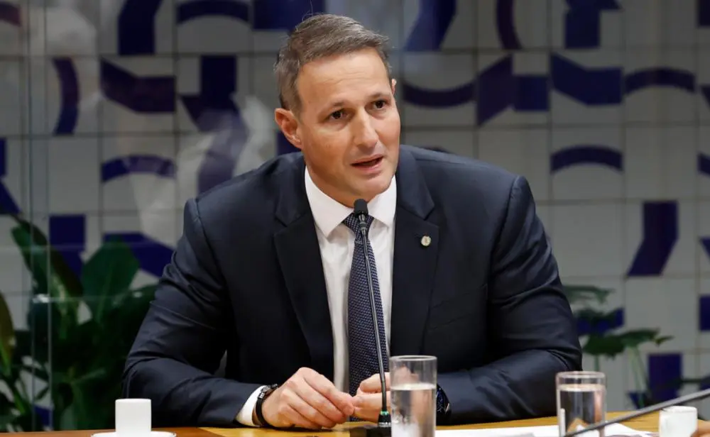 Derrite critica Senado e retoma penas mais duras no PL antifacção