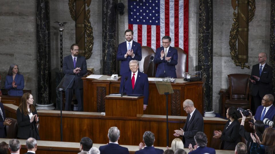 No Estado da União, Trump declara “era de ouro” dos EUA e critica derrubada das tarifas