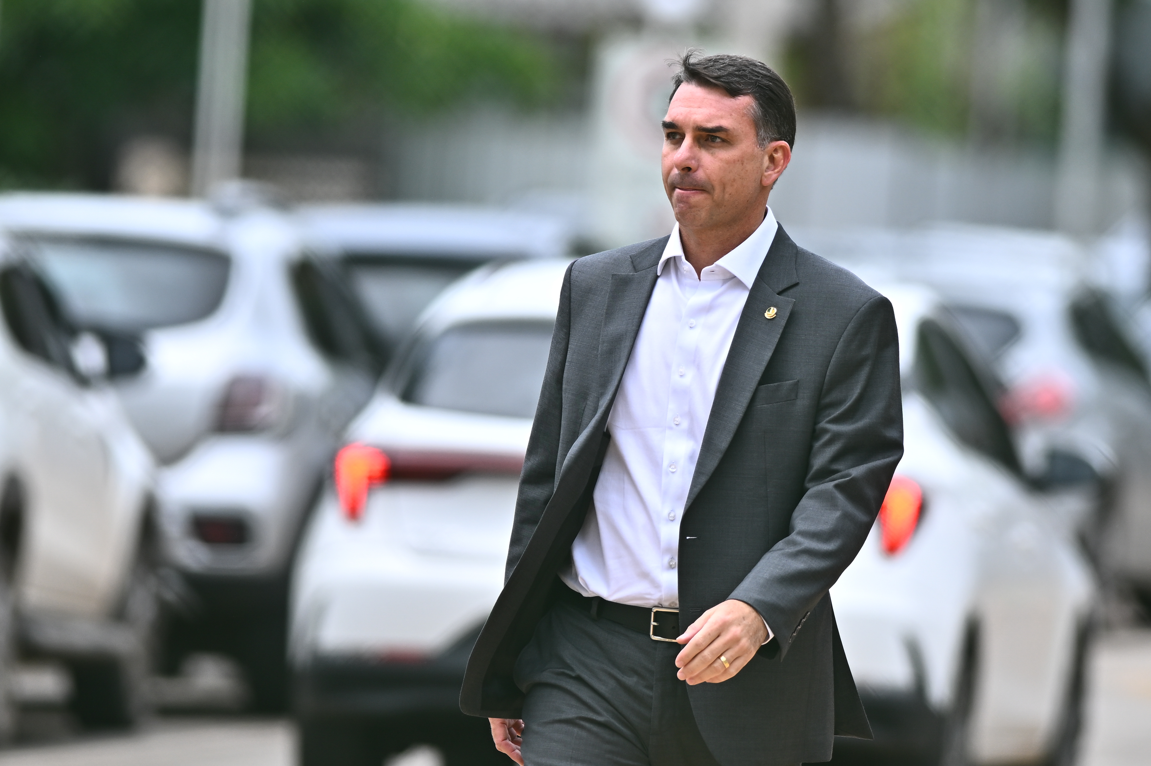 Bolsonaro quer aguardar para definir segundo nome ao Senado por SP, diz Flávio