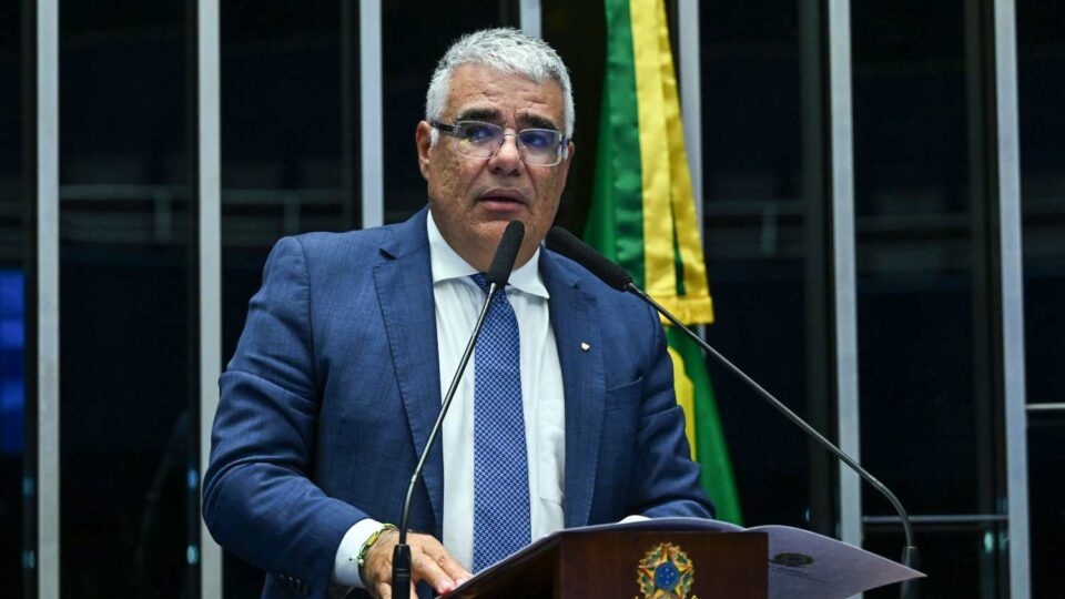 Quem é o senador que confrontou Davi Alcolumbre sobre o caso Banco Master?