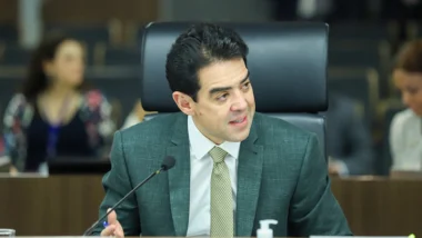 Ministro Bruno Dantas foi sorteado relator de representação contra abusos em inquéritos abertos pelo Supremo.