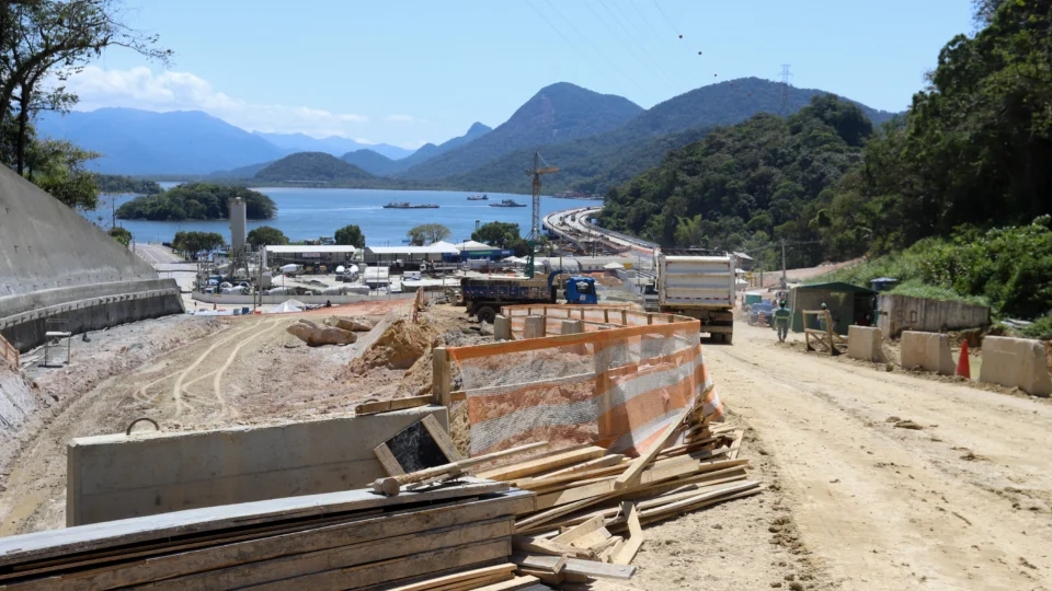 Sistema binário deve reorganizar a circulação urbana com vias paralelas em sentidos opostos e estruturar os acessos à Ponte de Guaratuba.