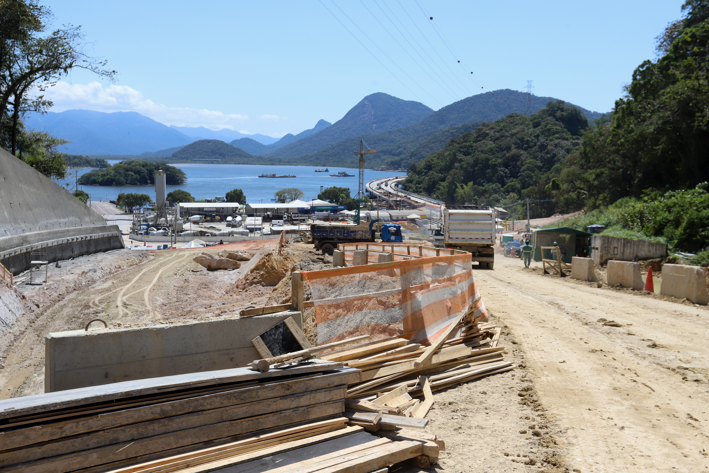 Sistema binário deve reorganizar a circulação urbana com vias paralelas em sentidos opostos e estruturar os acessos à ponte de Guaratuba.