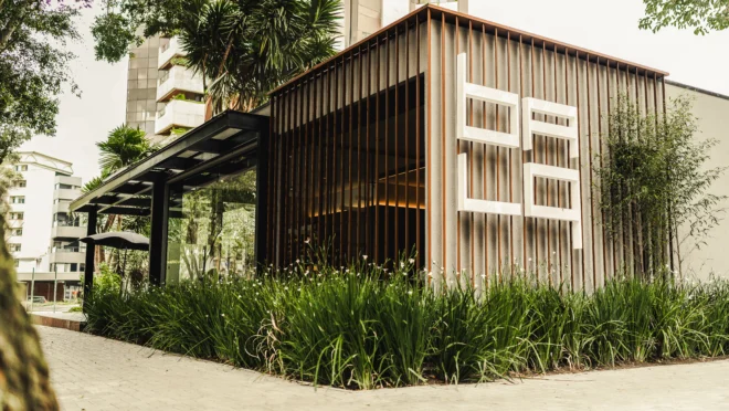 Plantão de vendas do Balq Cabral: atendimento exclusivo no endereço mais desejado do Cabral, em frente ao Graciosa Country Club.