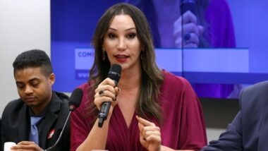 A jogadora Tiffany, do Osasco, em audiência na Câmara dos Deputados em 2019. Imagem referente a matéria