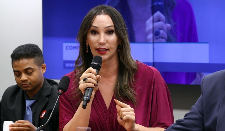 A jogadora Tiffany, do Osasco, em audiência na Câmara dos Deputados em 2019.