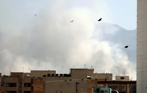 Irã fecha o espaço aéreo e suspende voos após ataque coordenado de EUA e Israel.