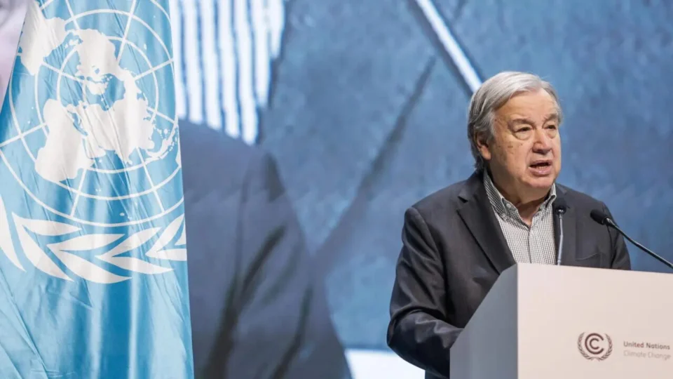 Reunião de emergência do Conselho de Segurança da ONU ocorre após ataques ao Irã e alerta internacional sobre risco de escalada regional.