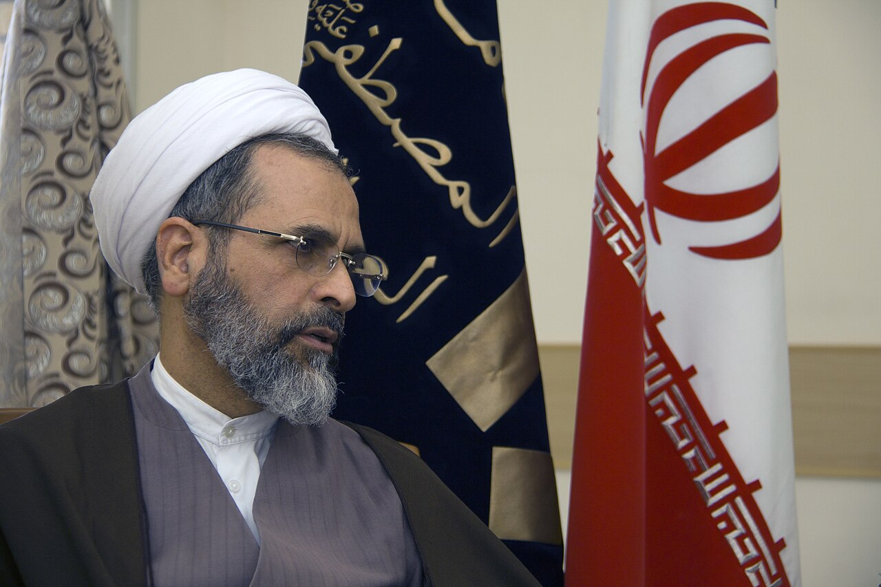 Alireza Arafi assume o Conselho de Liderança interino do Irã e conduz a escolha do novo líder supremo após a morte de Ali Khamenei.