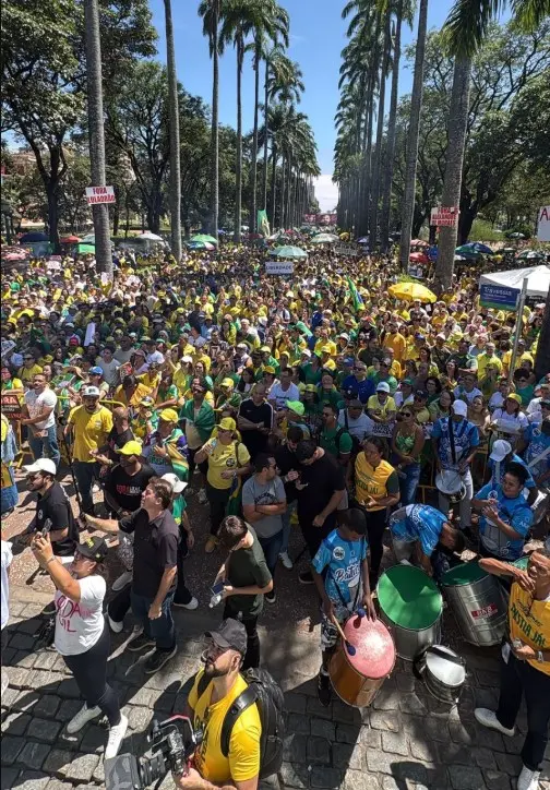 Praca da Liberdade, em Belo Horizonte/MG, às 10h30 deste doimingo (1º).