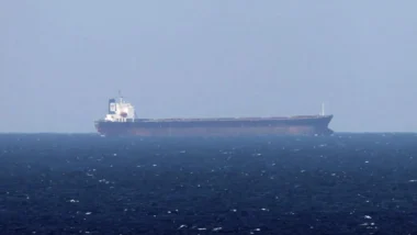 Strait of Hormuz concentrates around 20% of the oil traded in the world and is a strategic route to Asia and the Middle East.