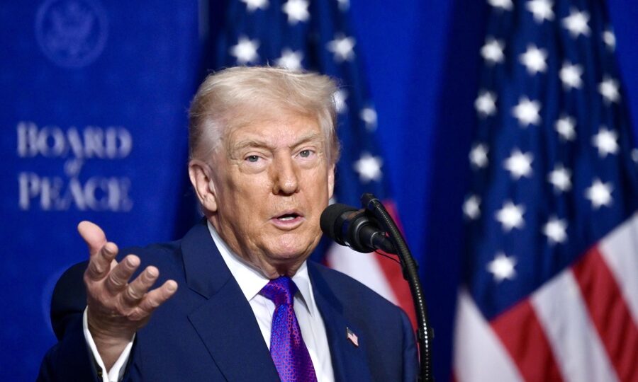 Trump diz que está disposto a negociar com nova liderança do Irã após morte de Khamenei