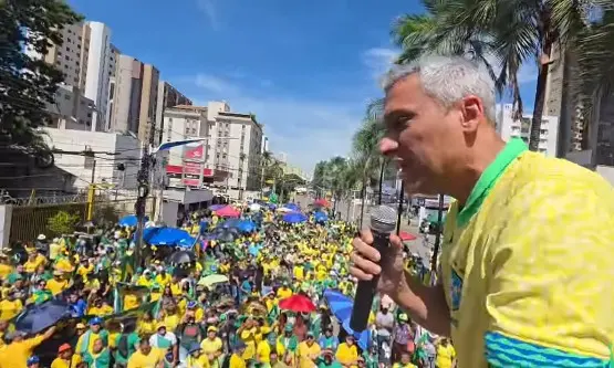 Deputado federal Gustavo Gayer no ato organizado em Goiânia/GO.