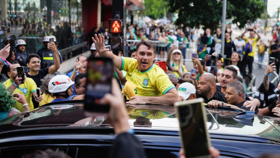 Flávio Bolsonaro Avenida Paulista