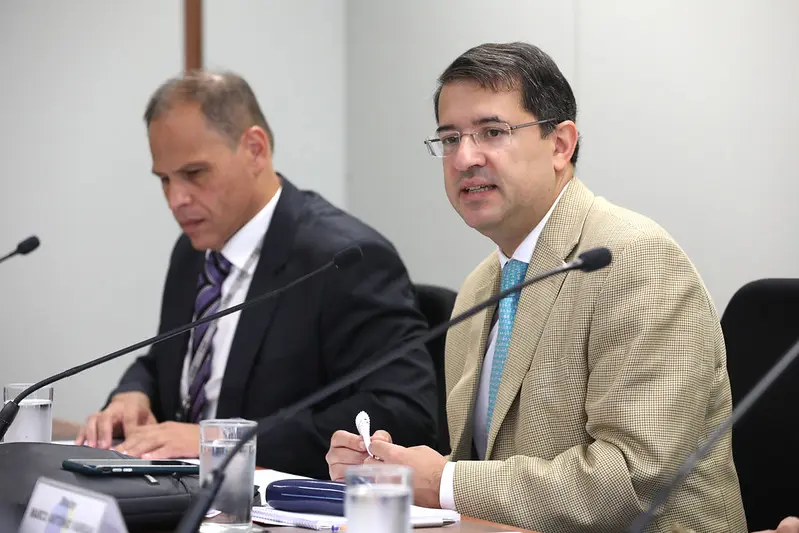 Perito era assessor do TSE e enfrenta ação no Supremo por violação de sigilo funcional. 