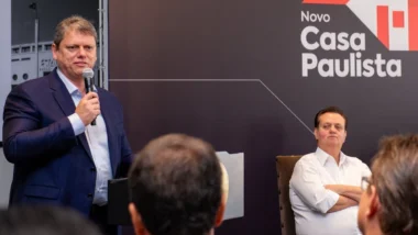 Eventos de filiação de prefeitos e vereadores ao PSD, nos próximos dias, é jogada de Kassab para demonstrar força política no estado de São Paulo, vista por alguns analistas como um recado ao governador Tarcísio de Freitas (Republicanos).