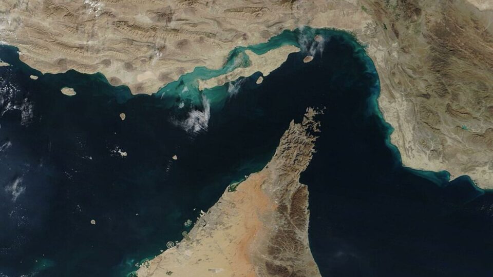 Por que o bloqueio do Estreito de Ormuz ameaça a economia global?