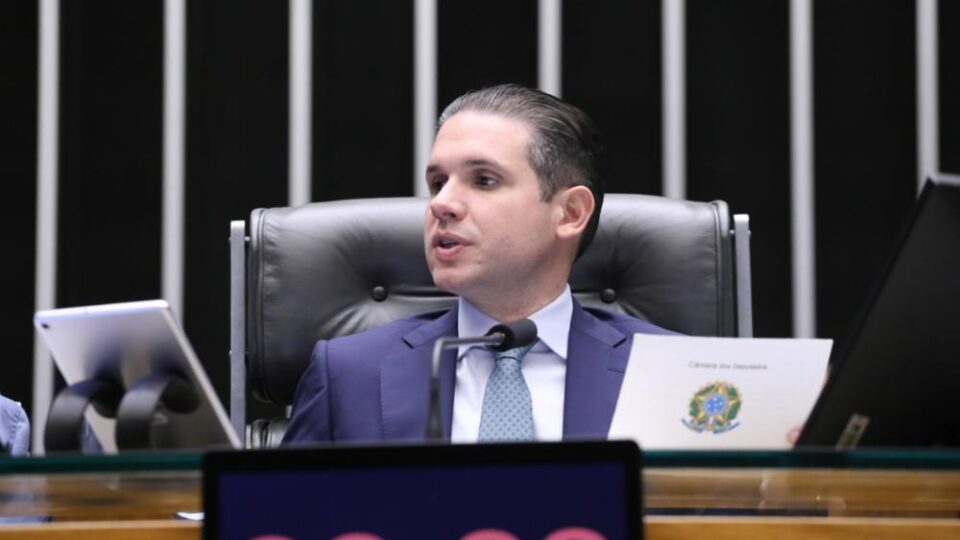 Motta acelera PL da resolução bancária, mas adia definição sobre CPI do Master