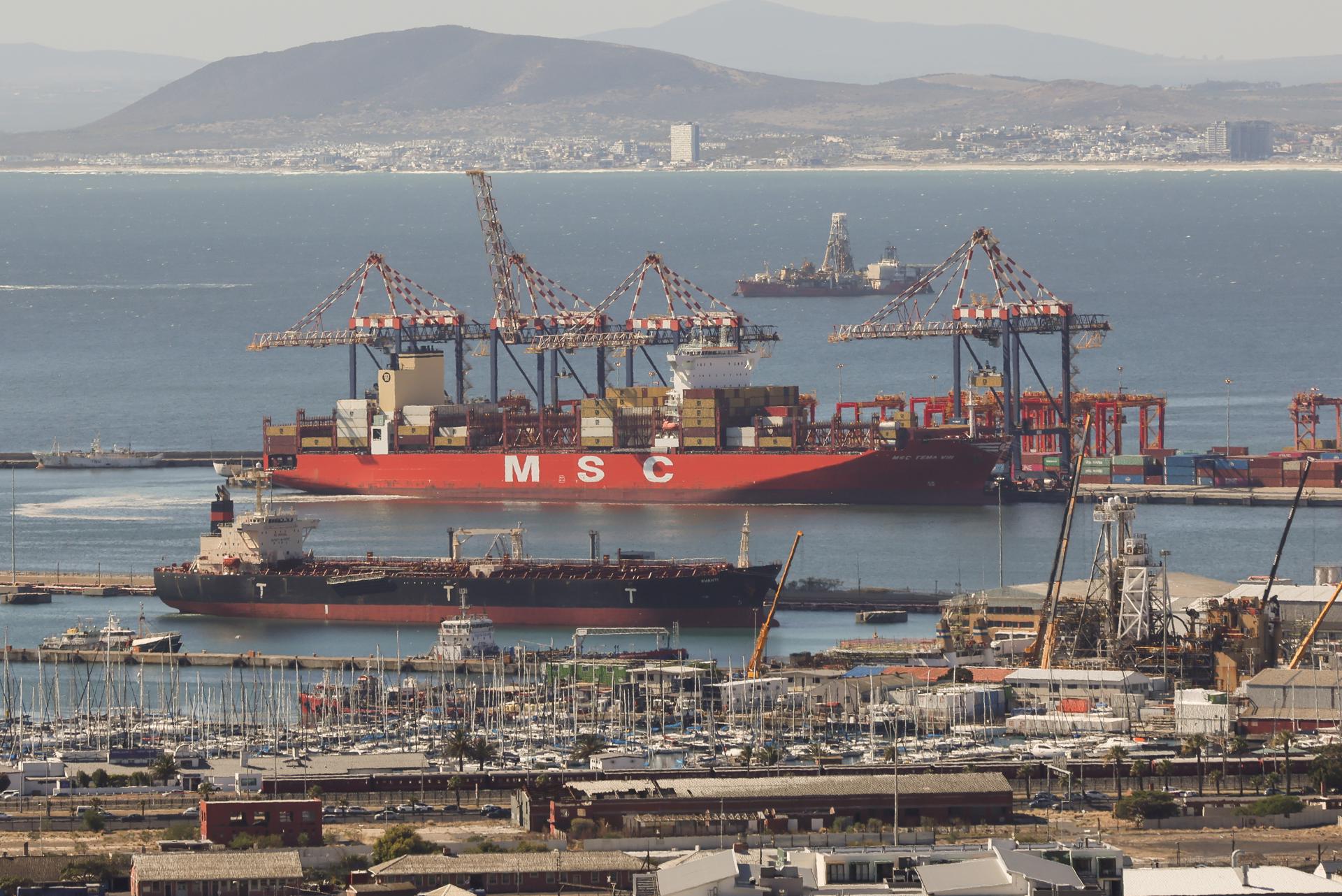 Irã ameaça incendiar navios no Estreito de Ormuz