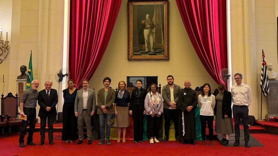 Manifestação na USP critica atuação do STF e defende código de ética no Judiciário