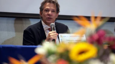 Análise: Fernando Haddad, durante aula magna na USP. Na ocasião, o ministro da Fazenda disse que o Brasil não pretende obter vantagem da alta do petróleo decorrente do fechamento do Estreito de Ormuz.