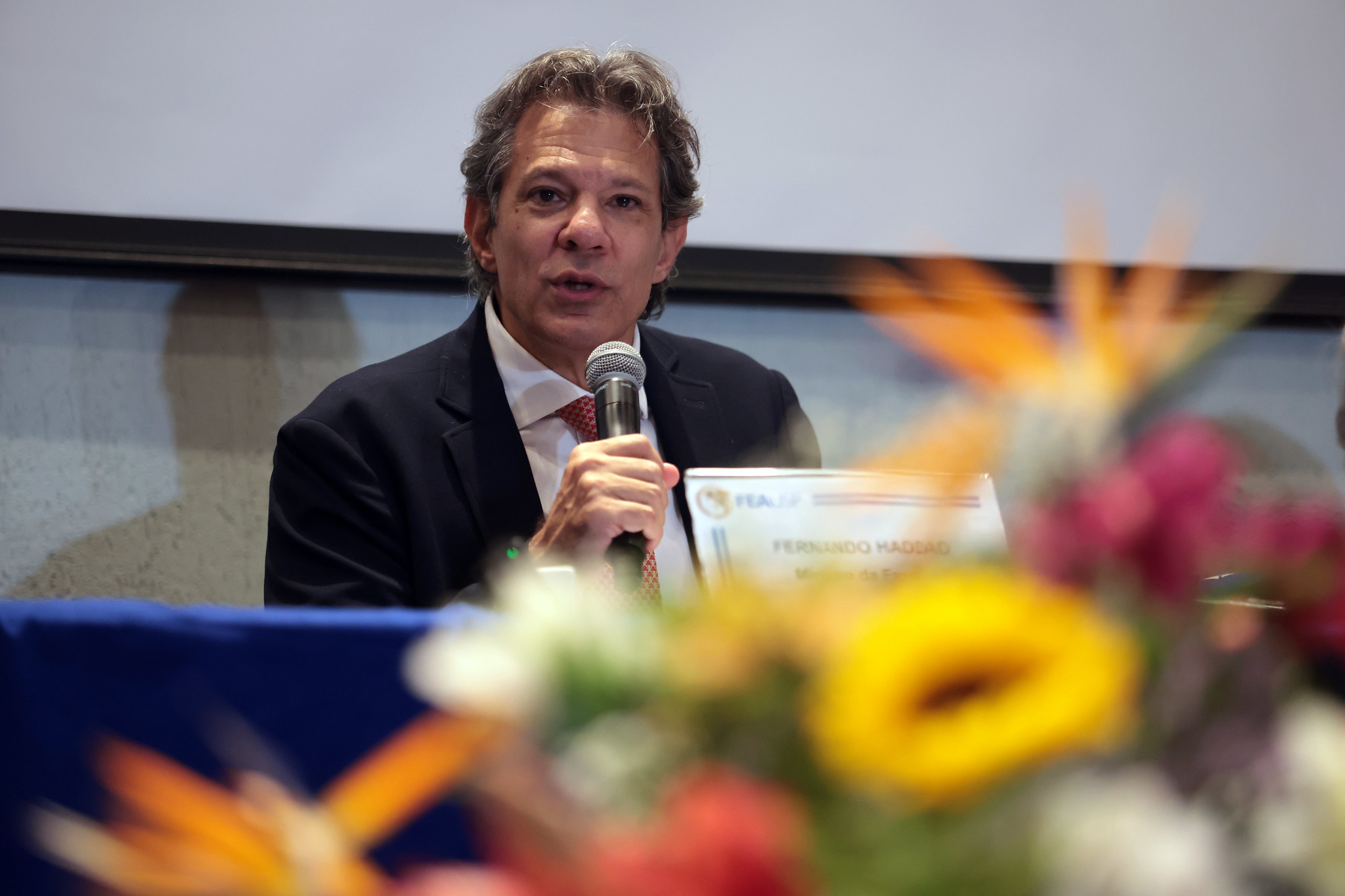 Análise: Fernando Haddad, durante aula magna na USP. Na ocasião, o ministro da Fazenda disse que o Brasil não pretende obter vantagem da alta do petróleo decorrente do fechamento do Estreito de Ormuz.