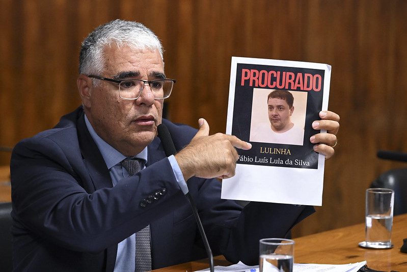 Investigação apura se lobista pagou viagem de Lulinha