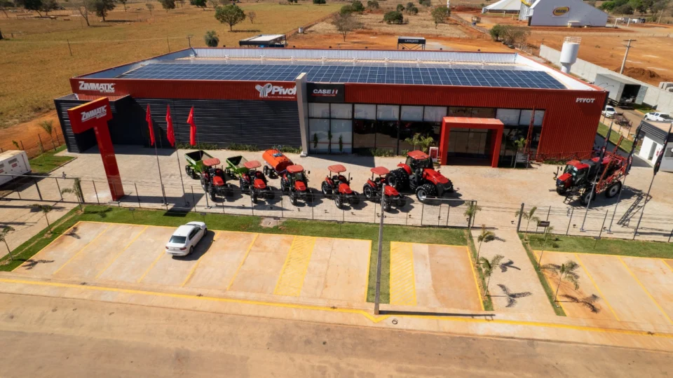 Cocari amplia presença no Centro-Oeste ao incorporar 12 lojas do Grupo Pivot e fortalecer atuação com máquinas Case IH e irrigação Lindsay.