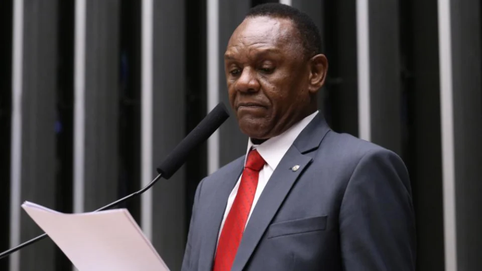 Relator na CCJ, Ossesio Silva incluiu no texto classificação do gerontocídio como crime hediondo.