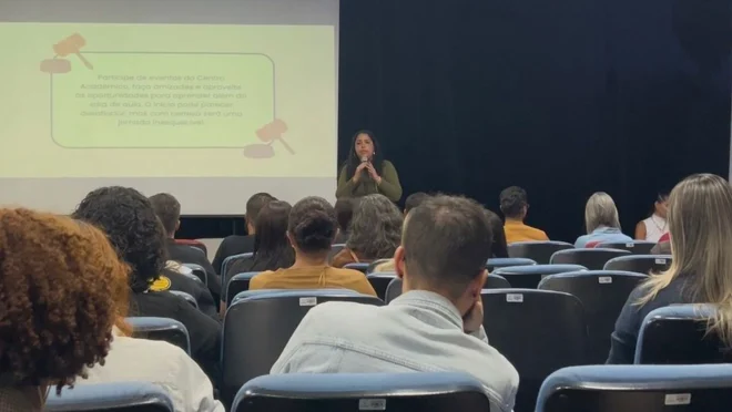 Evento acadêmico promovido pela FAPAD reforça a proposta de aproximar teoria, prática profissional e debate contemporâneo.