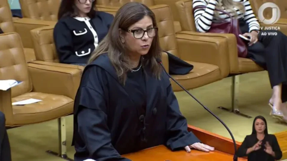 JUDICIÁRIO PENDURICALHOS